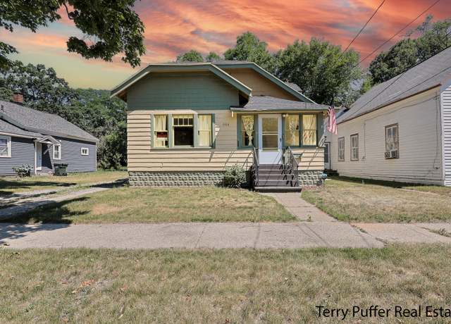 Property at 594 Oak Ave, Muskegon, MI 49442, 4 beds, 1 bath