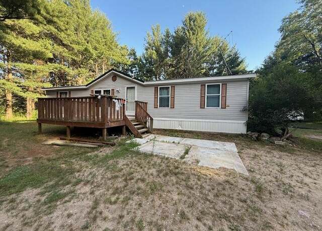 Property at 1422 E Monroe St, White Cloud, MI 49349, 3 beds, 2 baths
