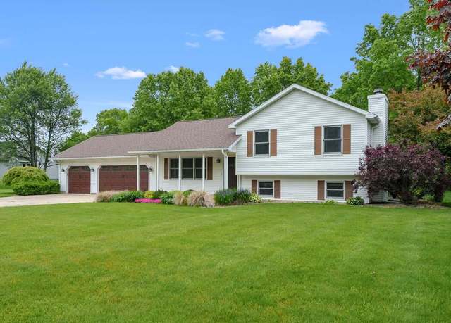 Property at 55042 W End Rd, Three Rivers, MI 49093, 4 beds, 3.5 baths