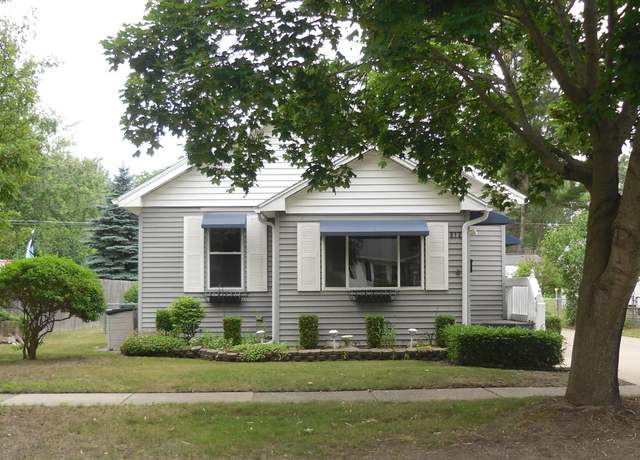 Property at 812 N Rath Ave, Ludington, MI 49431, 2 beds, 1 bath