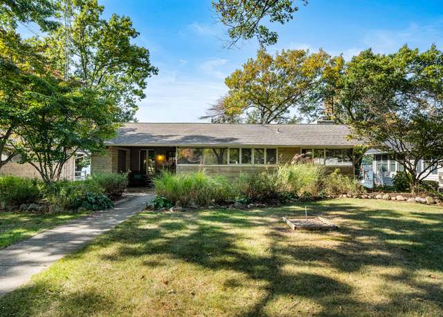Property at 50286 E Lakeshore Dr, Dowagiac, MI 49047, 4 beds, 2 baths