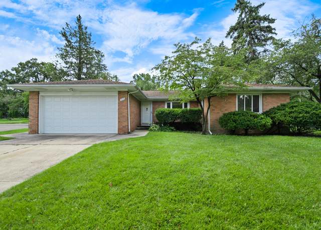 Property at 933 Northlawn Ave, East Lansing, MI 48823, 2 beds, 1.5 baths