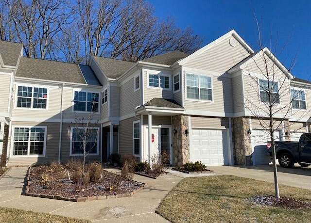 Property at 530 N Fieldstone Cir, Chelsea, MI 48118, 2 beds, 2 baths