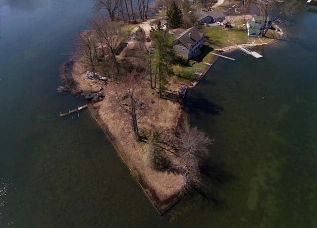 Property at 12387 Sunset Point Dr, Plainwell, MI 49080