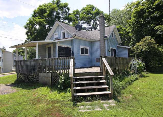 Property at 406 Spring St, Three Rivers, MI 49093, 2 beds, 1 bath