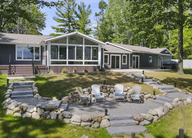 Property at 9356 Miramichi Dr, Evart, MI 49631, 3 beds, 2.5 baths