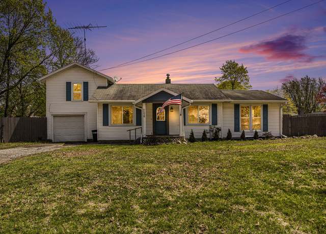Property at 206 N Fountain St, Marshall, MI 49068, 3 beds, 1.5 baths