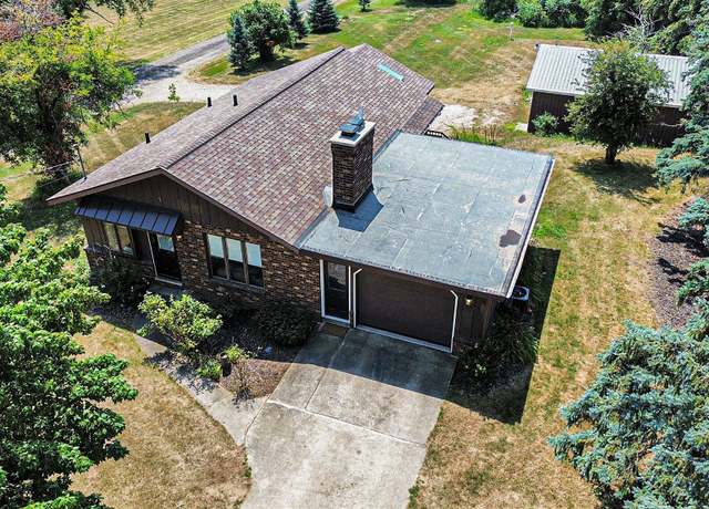 Property at 5902 146th Ave, Holland, MI 49423, 3 beds, 2 baths