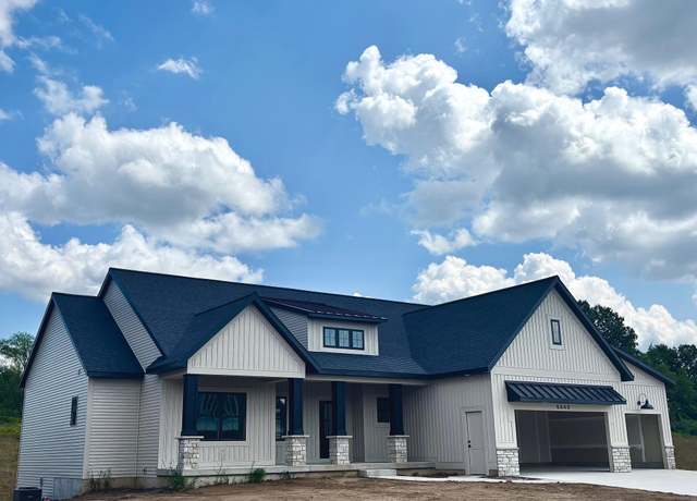 Property at 6640 Walnut Run Dr NE, Rockford, MI 49341, 3 beds, 2 baths