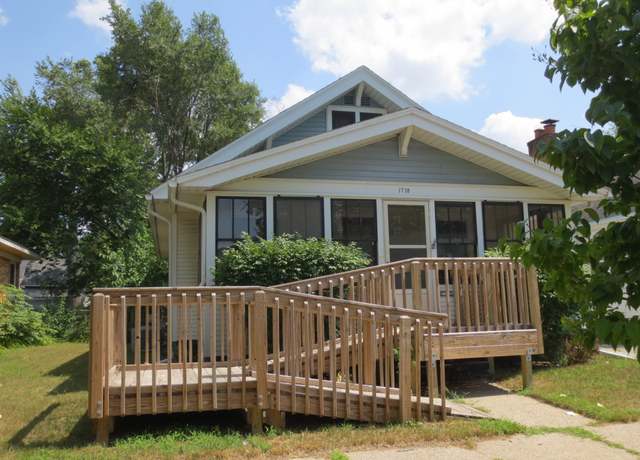 Property at 1718 5th St, Muskegon, MI 49441, 2 beds, 1 bath