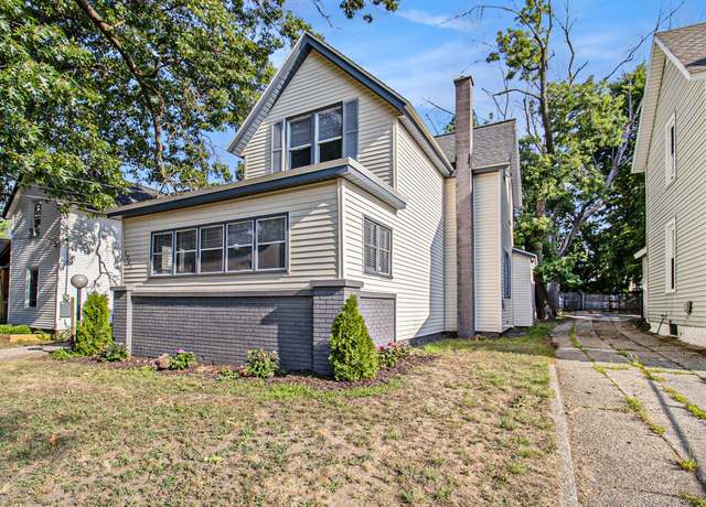 Property at 1047 Watkins St SE, Grand Rapids, MI 49507, 4 beds, 2 baths