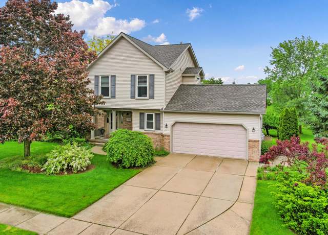 Property at 702 Starfield Dr, Pinckney, MI 48169, 3 beds, 3 baths