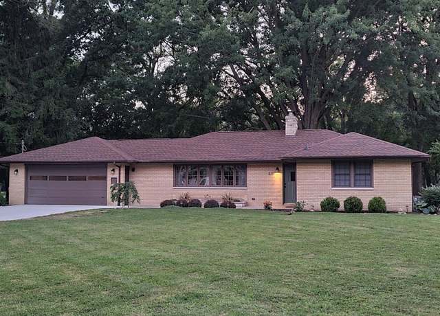 Property at 811 Thomas St, Plainwell, MI 49080, 3 beds, 1.5 baths