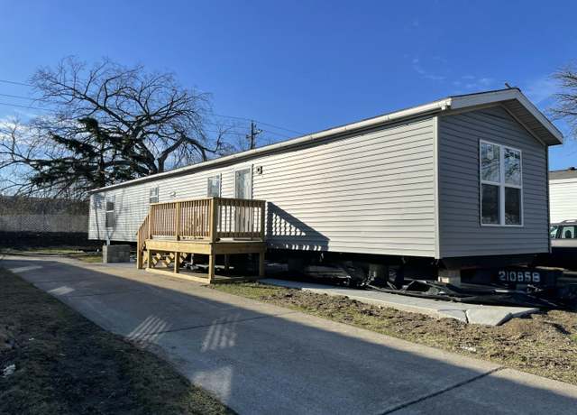 Property at 3936 W Jefferson Ave, Trenton, MI 48183, 3 beds, 2 baths
