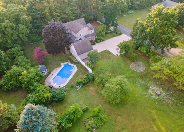 Property at 6512 Rs Ave E, Scotts, MI 49088, 4 beds, 3.5 baths