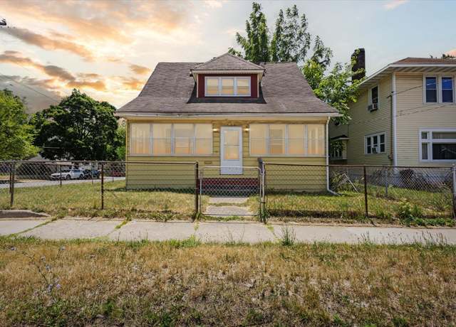 Property at 400 Burton St SW, Grand Rapids, MI 49507, 3 beds, 2 baths