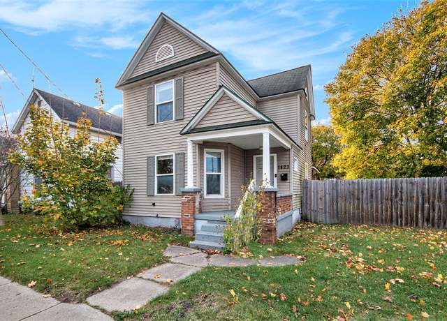 Property at 1423 Alpine Ave NW, Grand Rapids, MI 49504, 4 beds, 2 baths