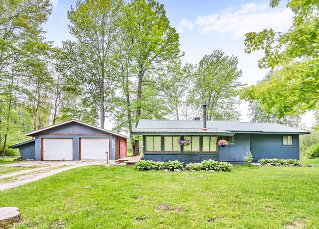 Property at 240 Lansing St, Cadillac, MI 49601, 3 beds, 1 bath