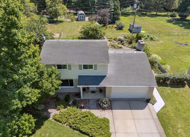 Property at 49562 Iris Dr, Shelby Twp, MI 48317, 4 beds, 1.5 baths