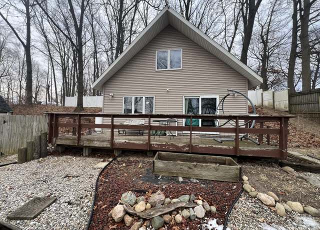 Property at 245 Flint Haven Dr, Coldwater, MI 49036, 2 beds, 2 baths