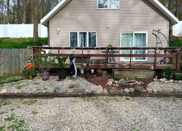 Property at 245 Flint Haven Dr, Coldwater, MI 49036, 2 beds, 2 baths