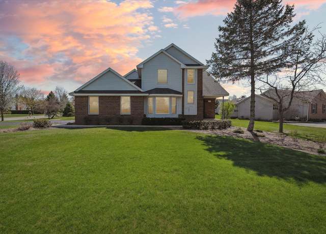 Property at 13732 Monarch Dr, South Lyon, MI 48178, 3 beds, 2.5 baths