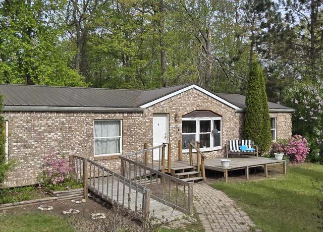 Property at 1200 East Ave, Harrison, MI 48625, 4 beds, 2.5 baths