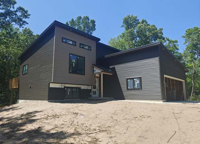 Property at 625 S Walker Rd, Muskegon, MI 49442, 3 beds, 2.5 baths