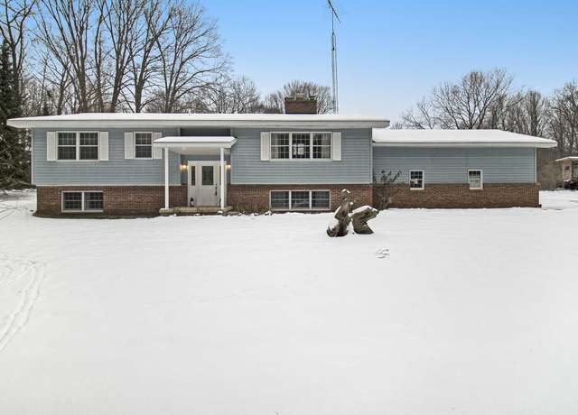 Property at 474 W County Line Rd, Manistee, MI 49660, 6 beds, 1.5 baths