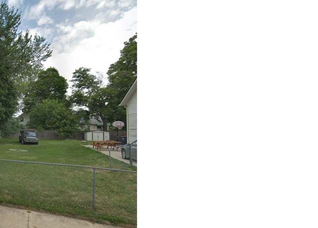 Property at 70 N Roselawn St, Pontiac, MI 48342