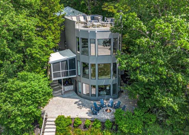 Property at 9182 Hemlock Ln, Bridgman, MI 49106, 5 beds, 4.5 baths