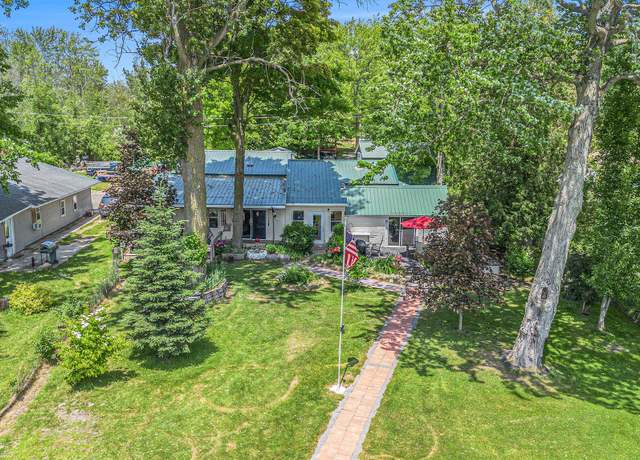 Property at 8828 Elm, Fremont, MI 49412, 5 beds, 2 baths