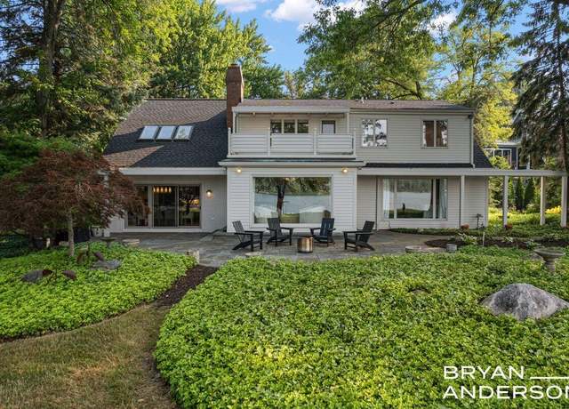 Property at 3150 Manhattan Ln SE, East Grand Rapids, MI 49506, 4 beds, 3.5 baths
