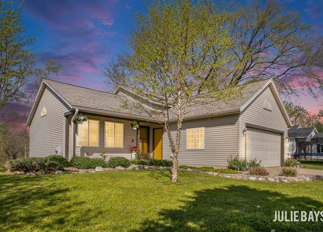 Property at 160 Riverwood Dr, Middleville, MI 49333, 3 beds, 2 baths
