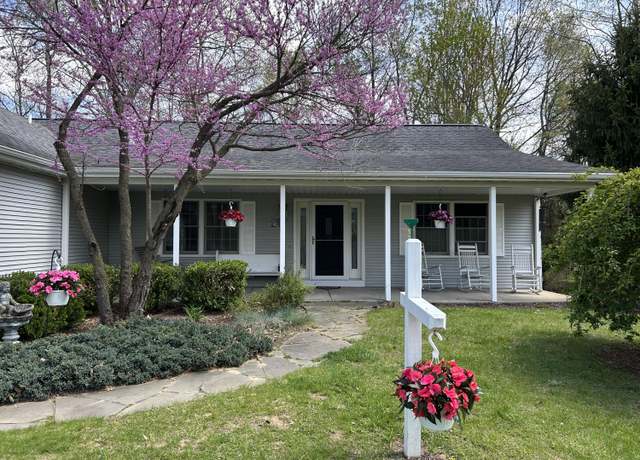 Property at 70255 51st St, Lawrence, MI 49064, 3 beds, 2 baths