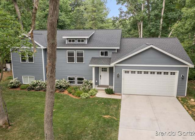 Property at 8571 Cochise Dr, Howard City, MI 49329, 5 beds, 3 baths