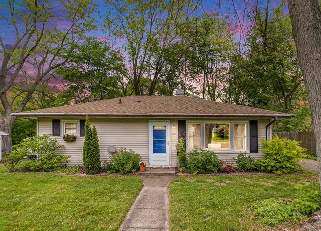 Property at 2137 Roseland Ave, Kalamazoo, MI 49001, 3 beds, 1 bath