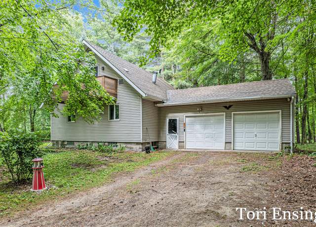 Property at 4366 Woods Rd, Sidney, MI 48885, 4 beds, 2 baths