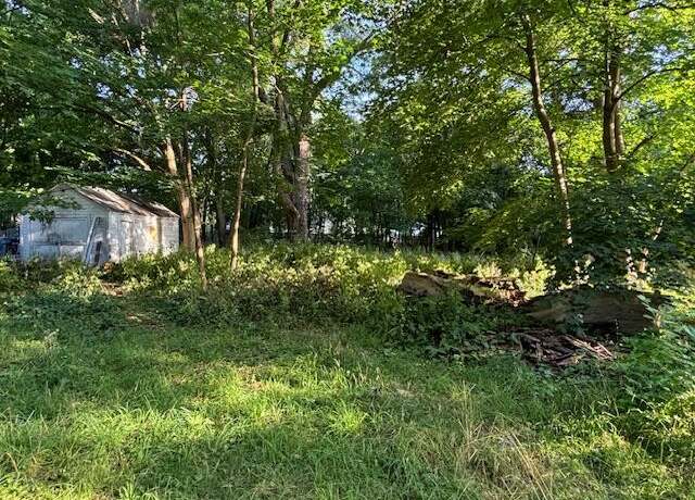 Property at 945 Petrie Ave, Norton Shores, MI 49441