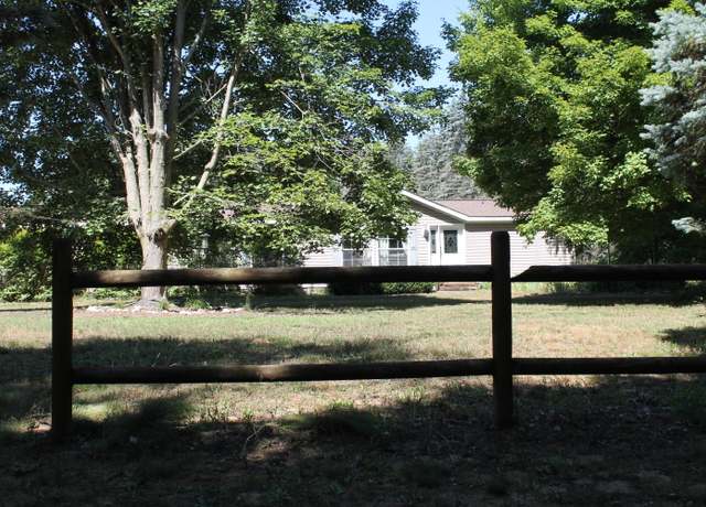 Property at 2236 35th St, Allegan, MI 49010, 4 beds, 3 baths
