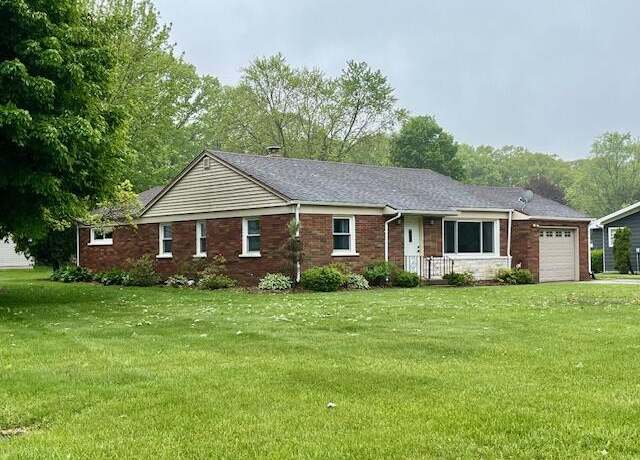 Property at 4840 Shore Dr, Coloma, MI 49038, 4 beds, 2.5 baths