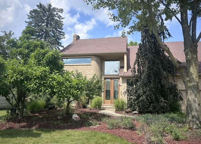 Property at 4163 Autumn Ridge Dr, West Bloomfield, MI 48323, 4 beds, 3.5 baths