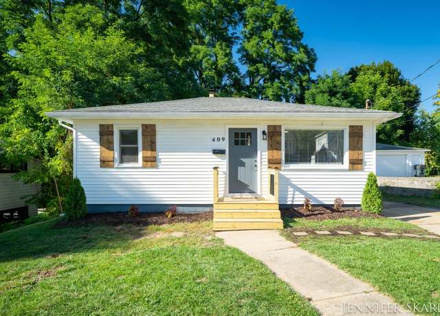 Property at 409 Cedar St NE, Grand Rapids, MI 49503, 3 beds, 2 baths