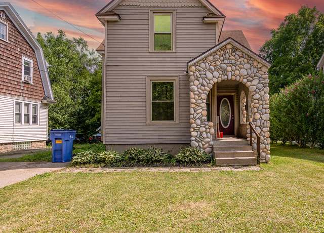 Property at 914 Leonard St NE, Grand Rapids, MI 49503, 4 beds, 1 bath