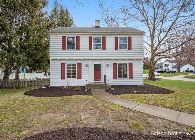Property at 500 Shawmut Blvd NW, Grand Rapids, MI 49504, 3 beds, 1.5 baths