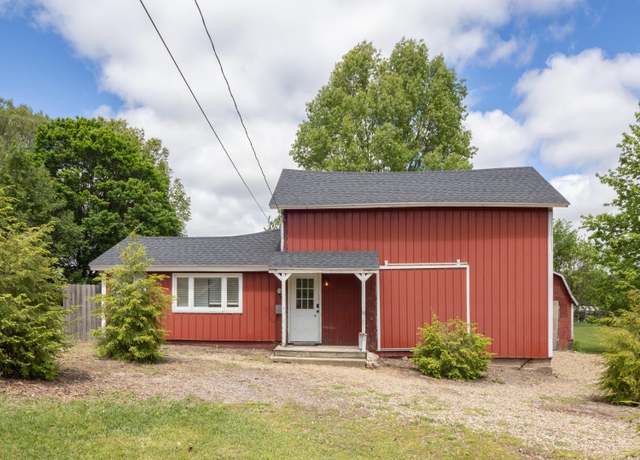 Property at 202 Second Ave, Plainwell, MI 49080, 2 beds, 1 bath