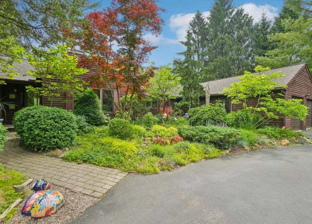 Property at 3377 Timberwood Ln, Ann Arbor, MI 48103, 3 beds, 2.5 baths