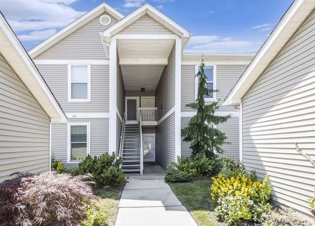 Property at 1377 Fox Pointe Cir, Ann Arbor, MI 48108, 2 beds, 2 baths