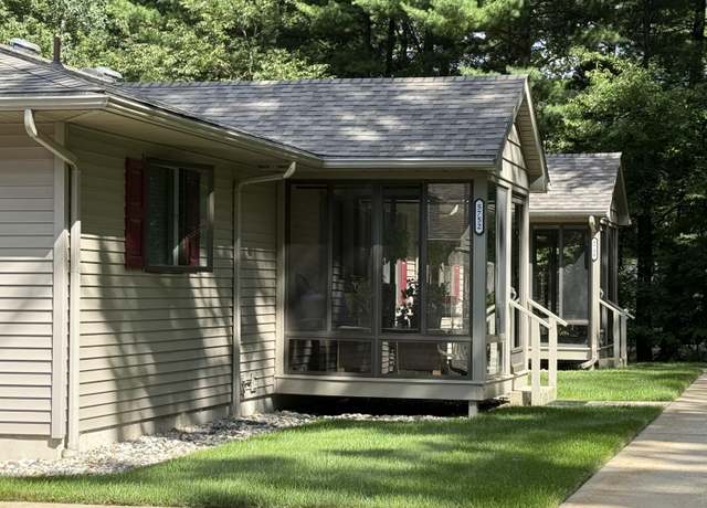 Property at 5752 Brookwood Pl, Ludington, MI 49431, 3 beds, 2 baths