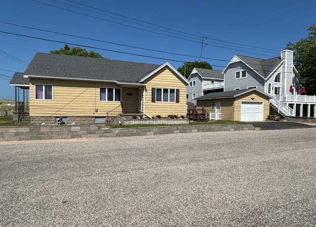 Property at 15 Lakeshore Dr, Manistee, MI 49660, 3 beds, 1 bath